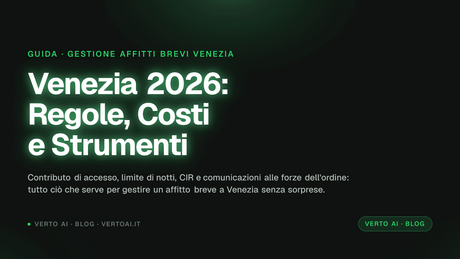 Canale veneziano con appartamento in affitto breve e schermata WhatsApp di gestione ospiti