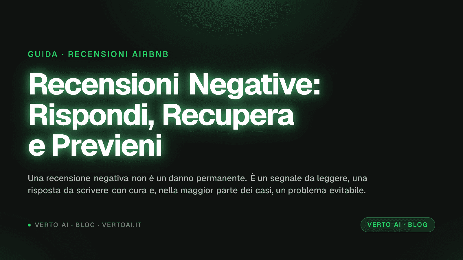 Property manager che risponde a recensioni Airbnb negative su laptop